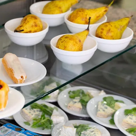 巴黎凯勒曼cis酒店 2*